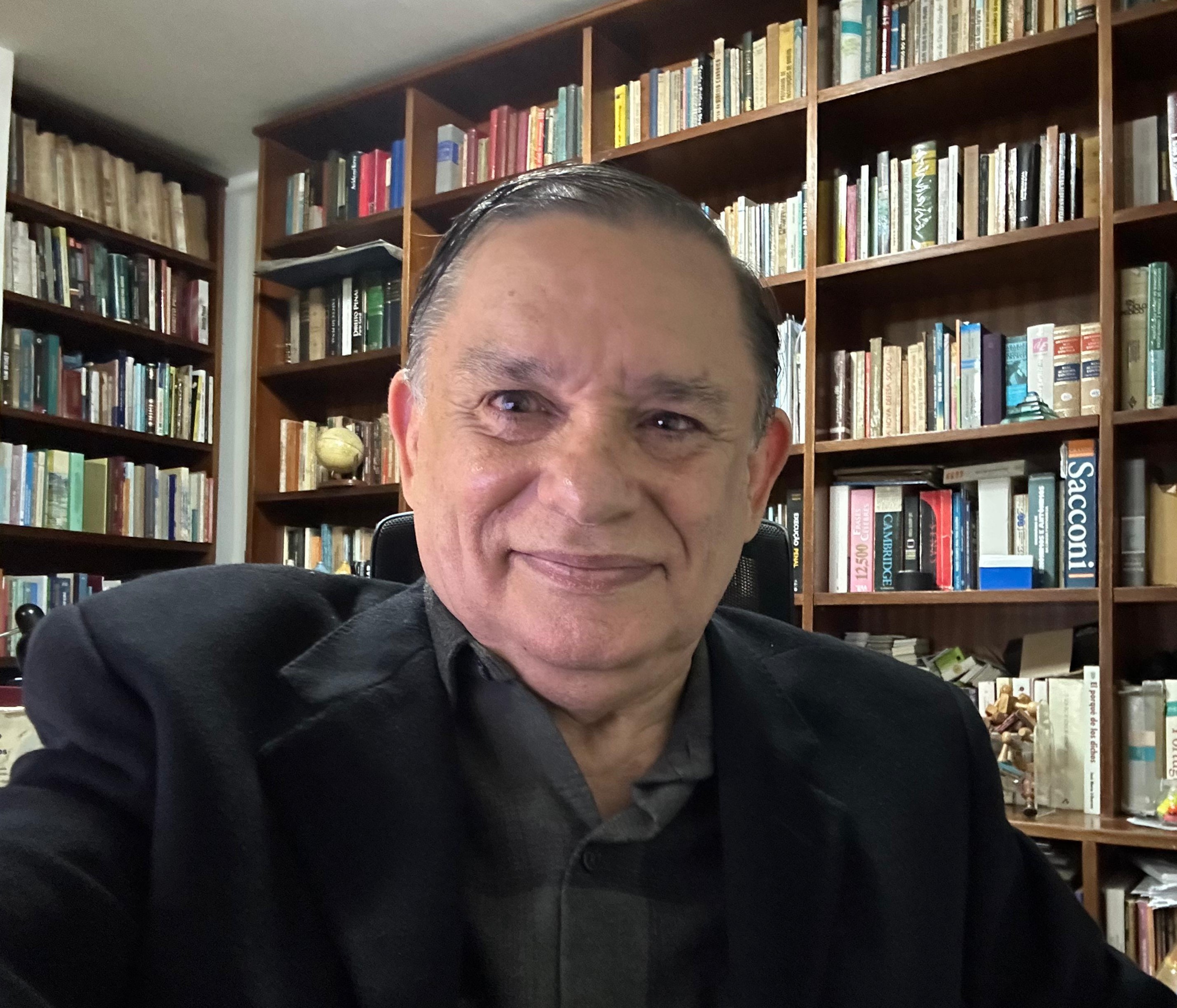 Cesar Barros Leal - Author of Inside